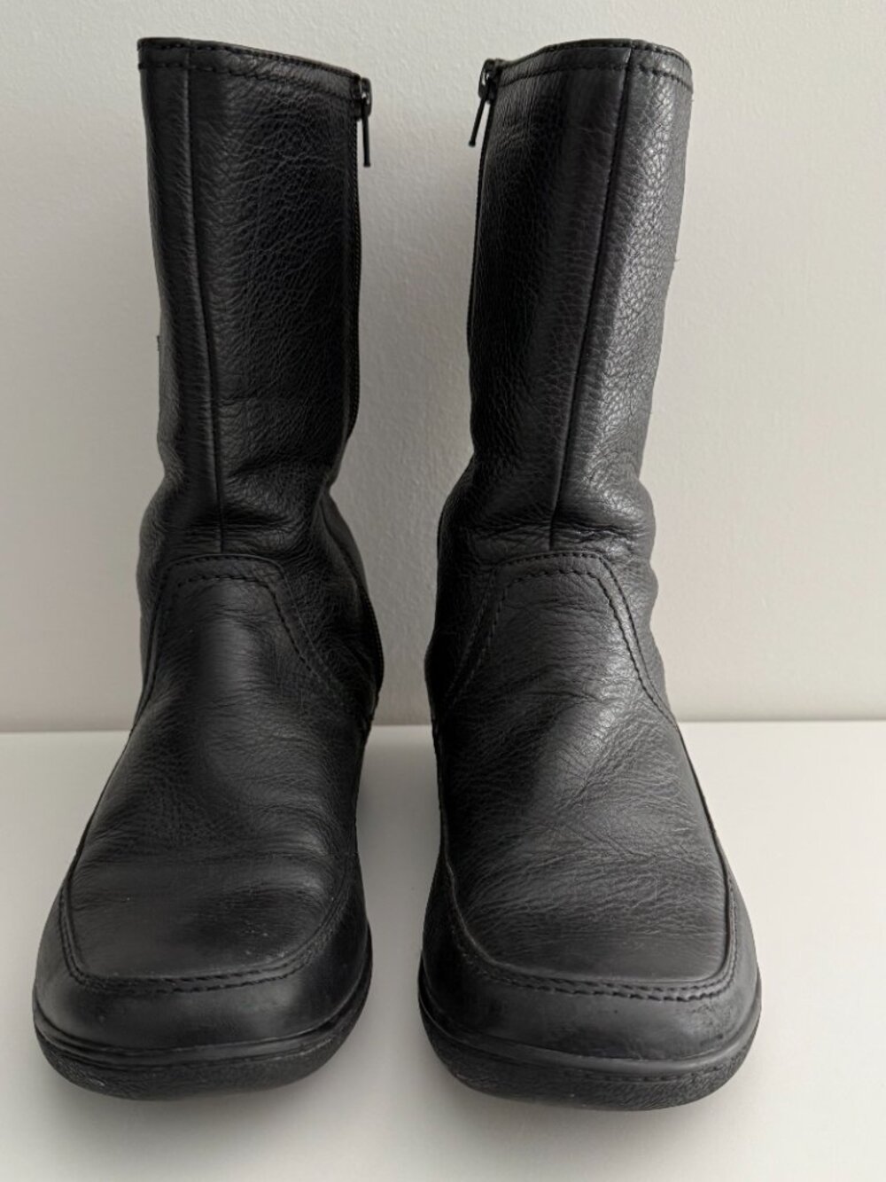 Clarks Kearns Flash Mid-Calf Black Leather Boots with Zipper and Wool Lining 8M